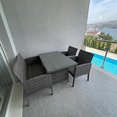 Apartment Seaesta - Nika Trogir